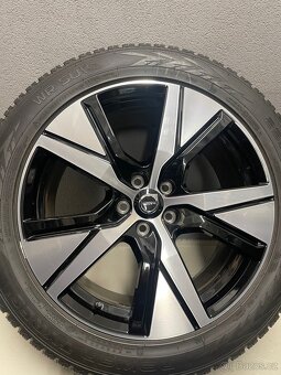 Original zimni kola Volvo XC40 Recharge pneu 95% - 3