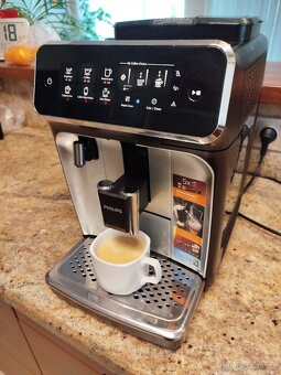 Automatický kávovar Philips EP 3246/70 – LatteGo - 3