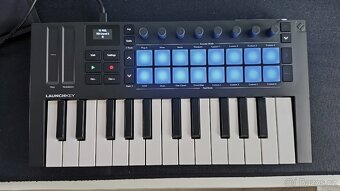 DAW kontrolér NOVATION Launchkey Mini 25 MK4 klávesy - 3