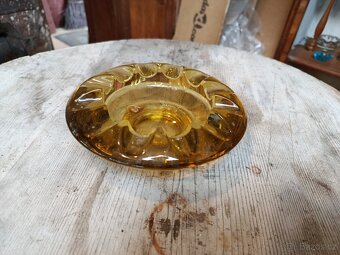 Retro Skleněný Popelník – Broušené Sklo v Barvě Amber - 3
