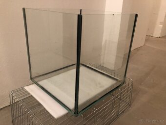 Akvarium vhodné jako terarium - 3