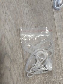 Bezdrátová sluchátka New Bee - 3