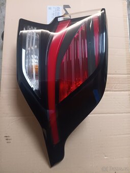 Pravá zadní lampa kia sportage 92402R200 - 3