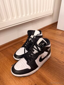 Air Jordan 1 Mid - 3