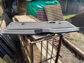 Výplň zadních výklopných dveří bmw e34 - 3