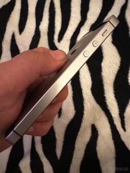 IPhone SE 2016 - 3