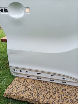 Renault Trafic III - IV pravé přední dveře + ochranné lišty - 3