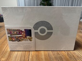 Pokemon UPC Charizard včetně akrylového boxu Gemloader - 3
