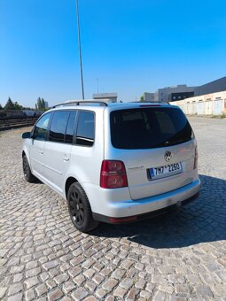 Volkswagen Touran 1.9 TDI 77 kw -7 míst - 3