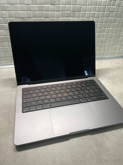 Apple MacBook Pro 14" 2023, M3 8GB/512GB Vesmírně šedý - 3