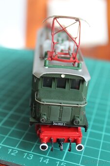 H0 PIKO BR 244 DR - 3