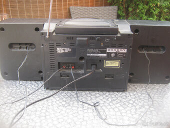 Prodám radiomagnetofon SHARP CD 130 s CD přehrávačem. - 3