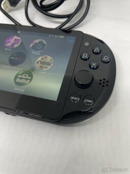 PlayStation Vita PCH-2004 LCD verzia - 3