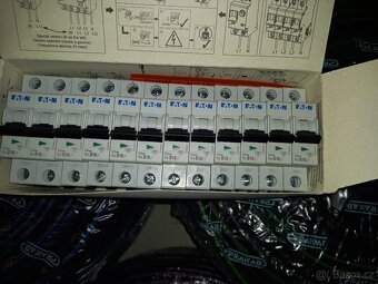 PRODÁM KABELY CYKY 3x 1,5 / 2,5 5x1,5 a JISTIČE 10A/16a - 3