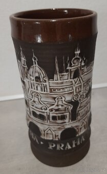 Pivní keramický půllitr s motivem Prahy a hracím strojkem - 3