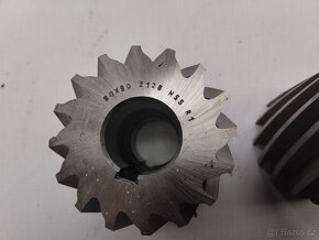 Válcové frézy a koník s hrotem - 3