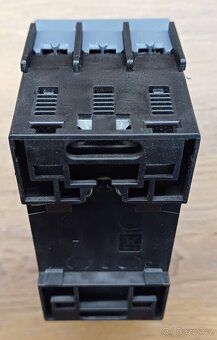 Motorový jistič Siemens 3RV2011-1AA10 + pomocný kontakt 3RV2 - 3