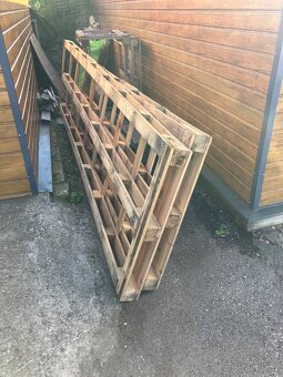 Dřevěné palety 400cm x 100cm - 3