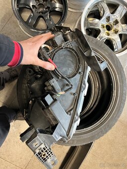 Pravý přední světlomet Ford ranger - 3