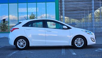 Hyundai i30 1,6 GDI 99kW jen 64.000km - 3