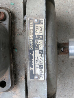 Elektromotor s řemenicí, 180 W - 3