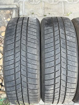 ZIMNÍ PNEU BARUM 195/55 R15 - 3