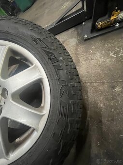 Pneu 235/60 R16 - 3