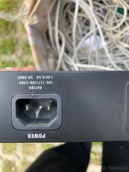 Switch Linksys SR224, 24port, 10/100, Cisco systems - 3