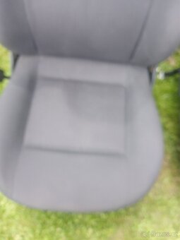 VW Lupo 3l sedačky. - 3