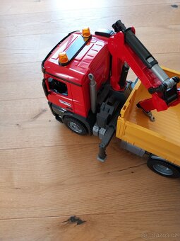 Nákladní auto Mercedes s ramenem - Bruder 3651 - 3