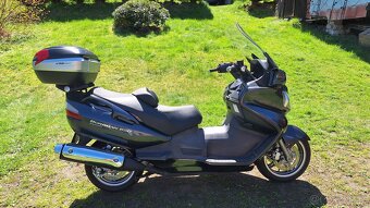 Suzuki Burgman 650 - 3