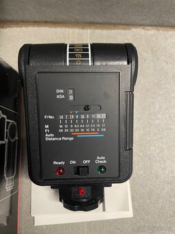 Blesk Hanimex 325AZ - 3