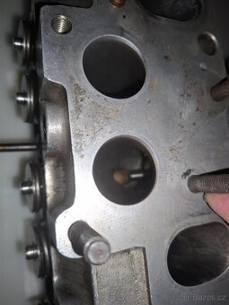 Upravená Hlava Motoru Škoda 136rapid 130LR 130RS 120S - 3