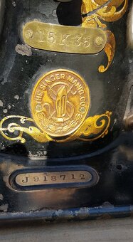 Starožitný šicí stroj SINGER + skříňka - 3