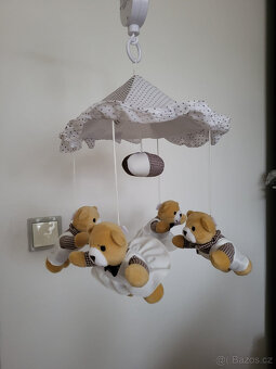 Hrací kolotoč nad postýlku - 3