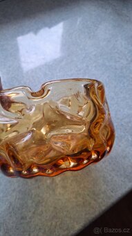 Popelník z hutního skla z období československa - 3