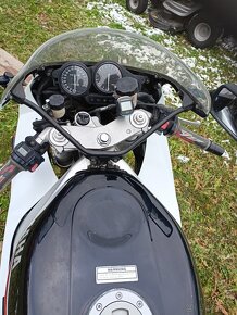 Yamaha yzf 750 - 3