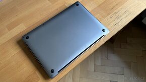 Apple Macbook Pro 15" 2018 i7 2,6, 16GB, 560X 4GB - 3