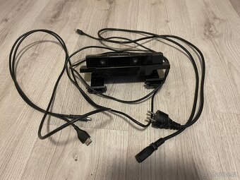 PS4 pro 1TB + 3 ovladače + ps4 kamera - 3