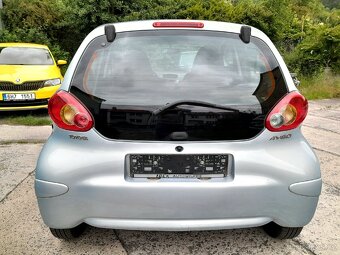 Toyota Aygo 1.0i 50kW rok 2009 naj.183tis. NOVÁ STK - 3