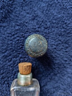 Flakonek ze skla a stříbra - 3