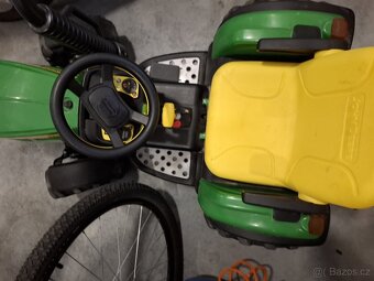 ELEKTRICKÝ TRAKTOR PEG PEREGO - 3
