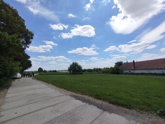 Prodej stavebního pozemku 1355 m² - 3
