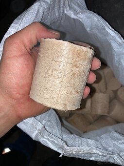 Dřevěné brikety - 3