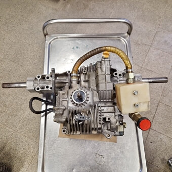 Zahradní traktor: Opravy hydrostatických převodovek - 3