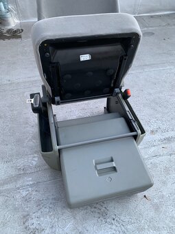 Sedadlo s integrovanou chladničkou vw T4 Multivan - 3