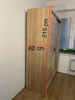 Robustní šatní skříň - 3