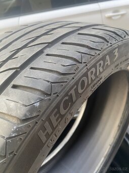 Pneu 225/40R18 - 3