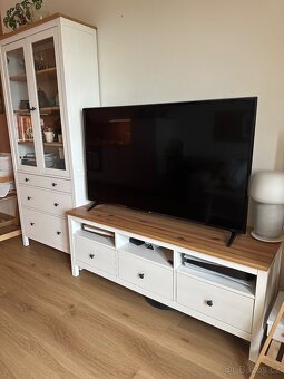 Prodám HEMNES vitrínu a TV stolek (IKEA) - 3