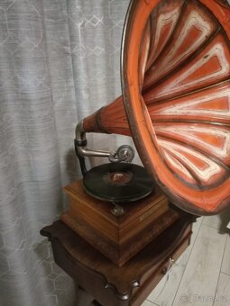 Gramofon s troubou - 3